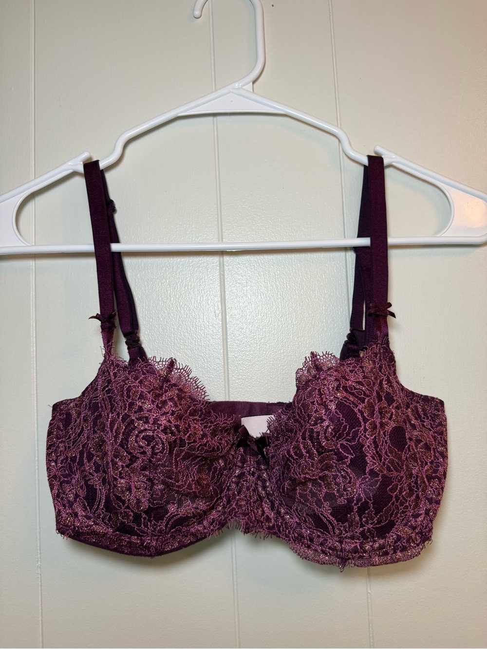 Victoria's Secret Plum Lace Underwire Bra 32DD